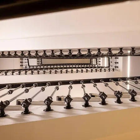 尼斯66号酒店 4*