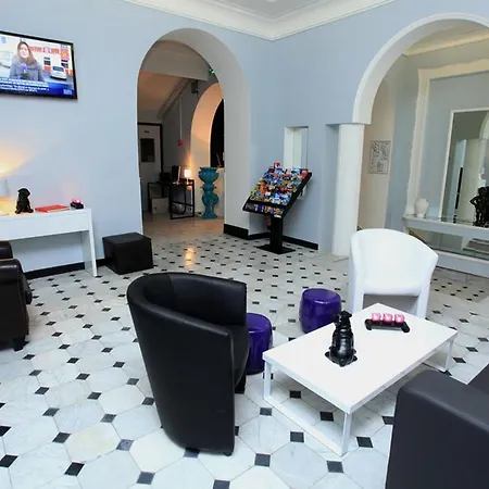 尼斯66号酒店 4*