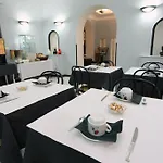 尼斯66号酒店 4*