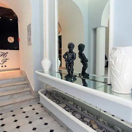 Otel 66 Nice